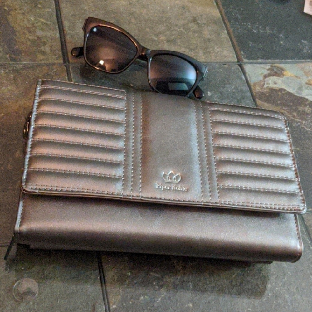 🆕 Piper Noble Isla Crossbody- Metal